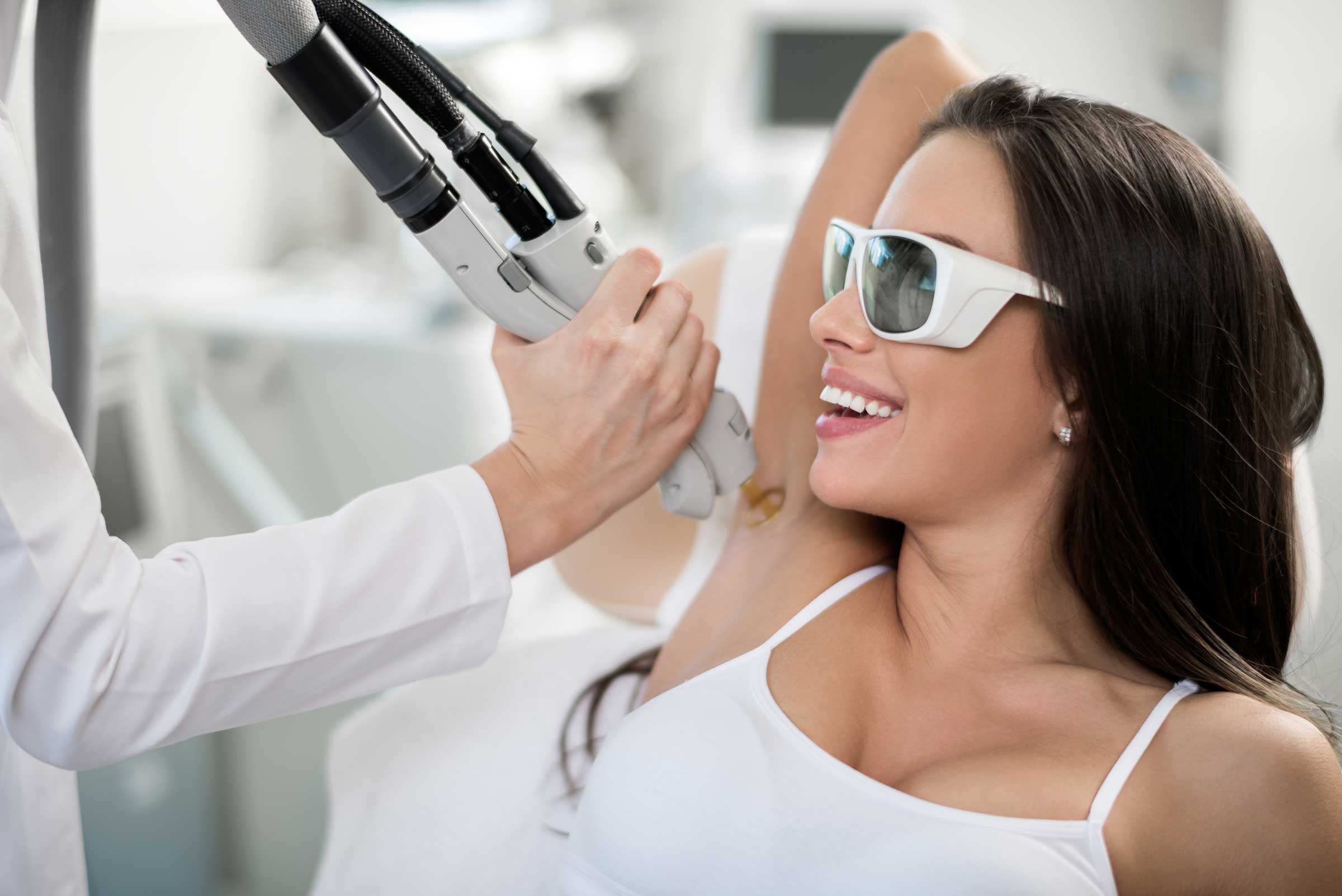 Épilation au laser ou électrolyse : laquelle vous convient le mieux ?