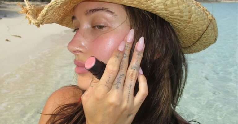 J'ai essayé le nouveau blush de Rhode : voici mes pensées